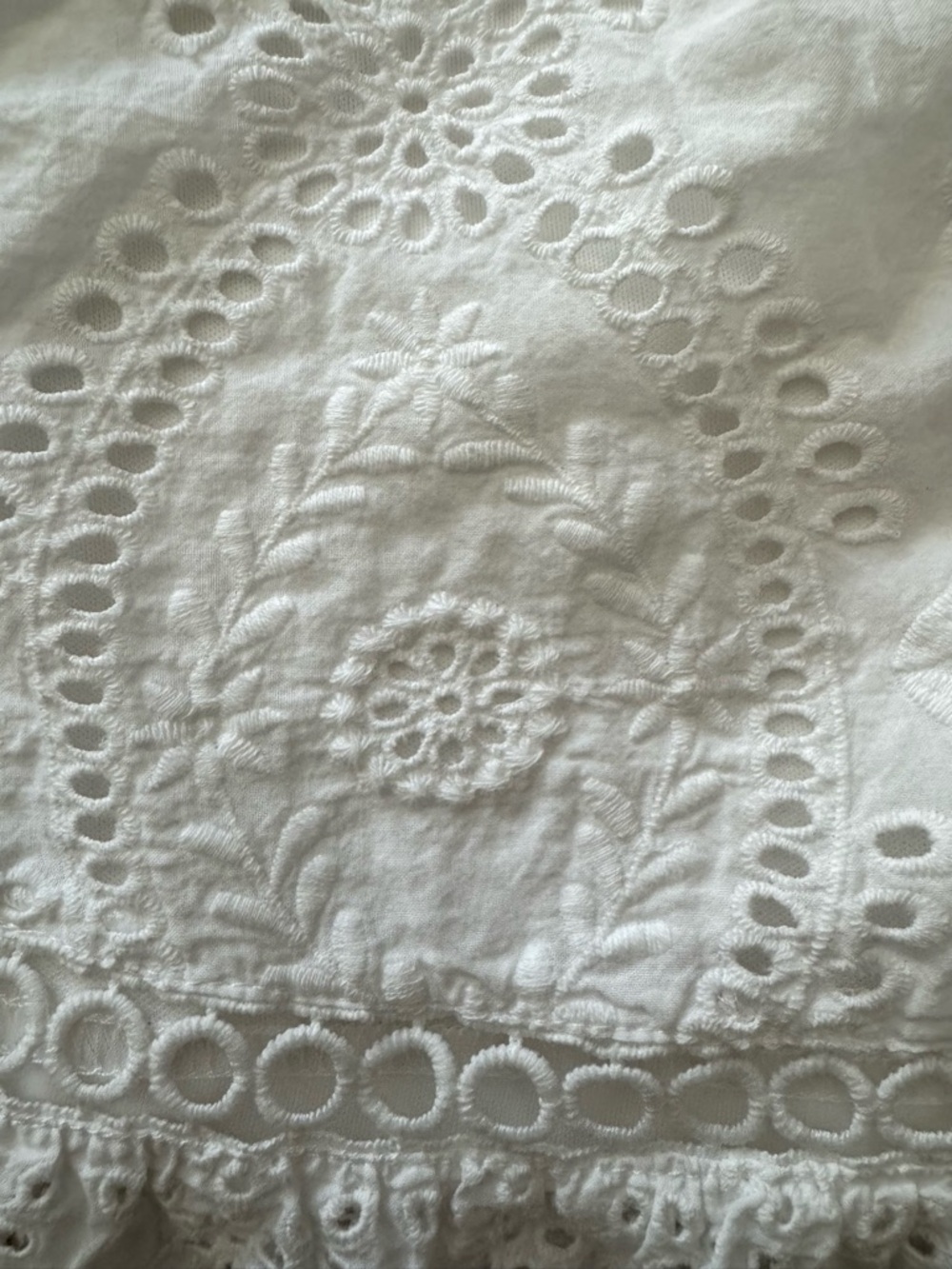 Astr White Eyelet Two-Piece Crop Top & Ruffle Shorts Coord Set, Size S/M - Picture 3 of 5